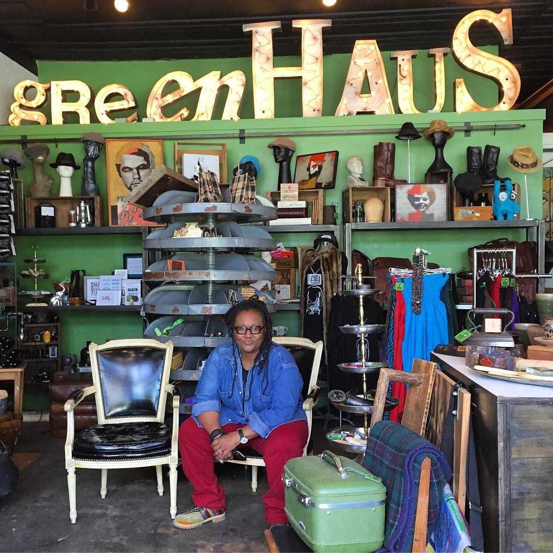 woman in greenHaus