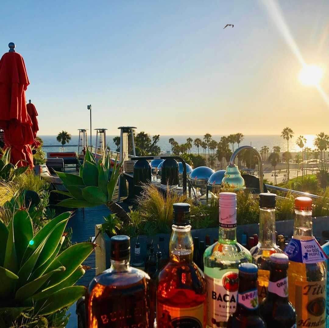 High Rooftop Lounge