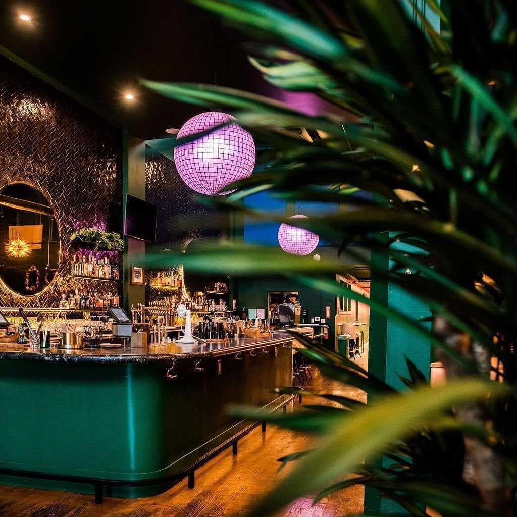 5 Oakland Bars with the Wildest Décor