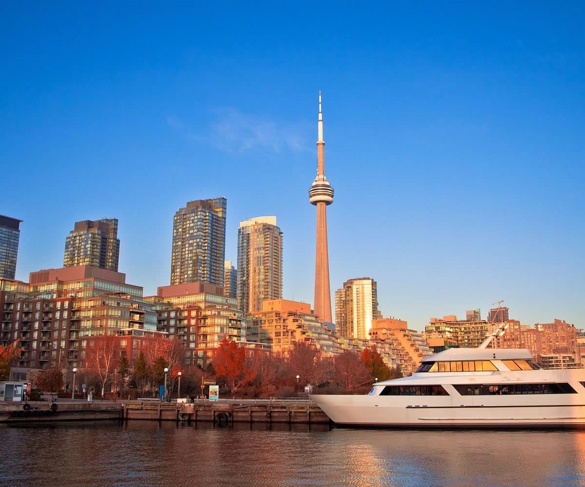 Harbourfront Neighbourhood Vibe Guide