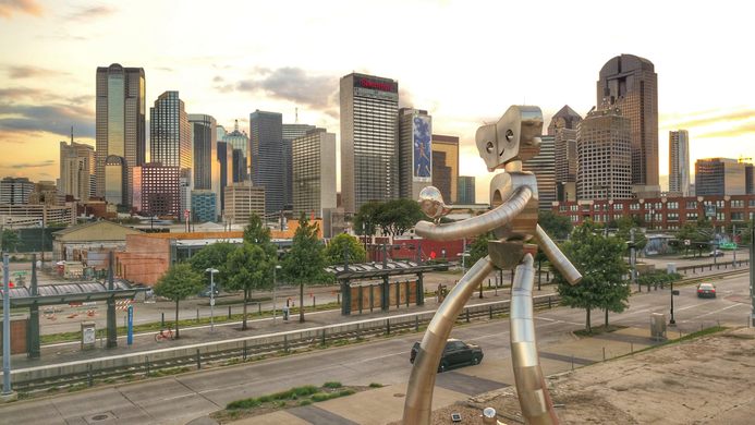 Explore the Vibes of Downtown Dallas