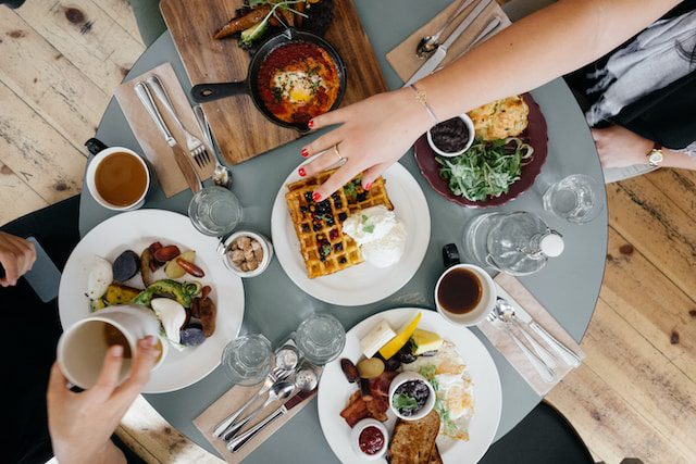 Desayunos Exquisitos en la Colonia Americana: ¡Una Aventura Matutina de Sabores!