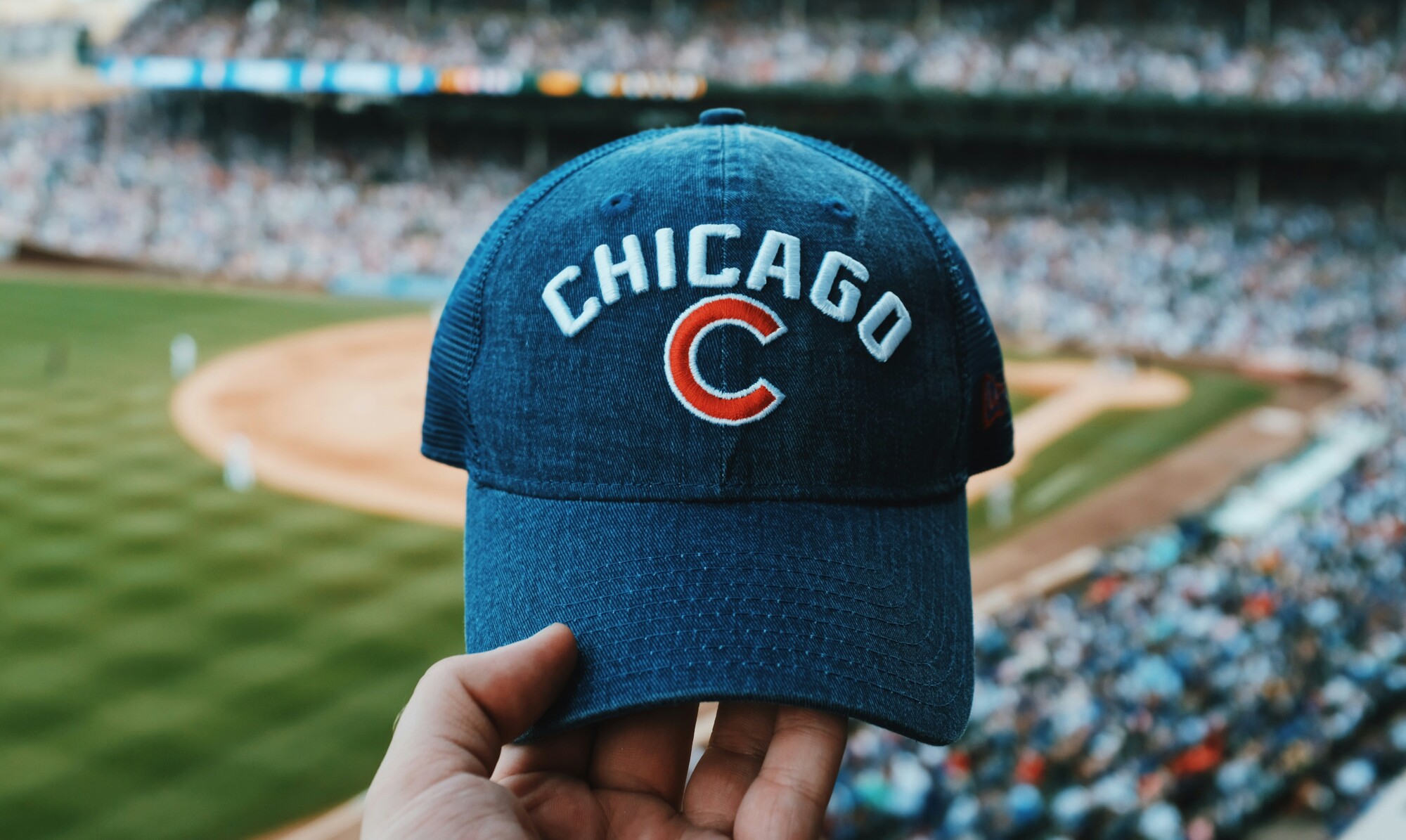 Your Guide to Bar Hopping in Chicago